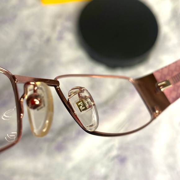 FENDI GLASSES NON-RX - Picture 7 of 11
